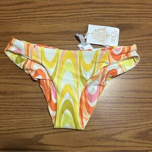 NWT Becca Women's Swim Bikini Bottom Reversible Hipster Yellow Groovy Size M